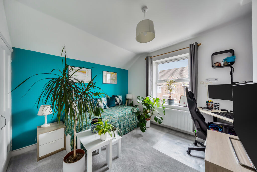 1376303-19-690b32...