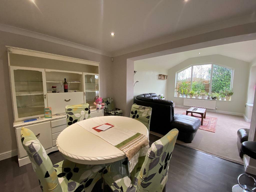 Dining Area/ Sun Room