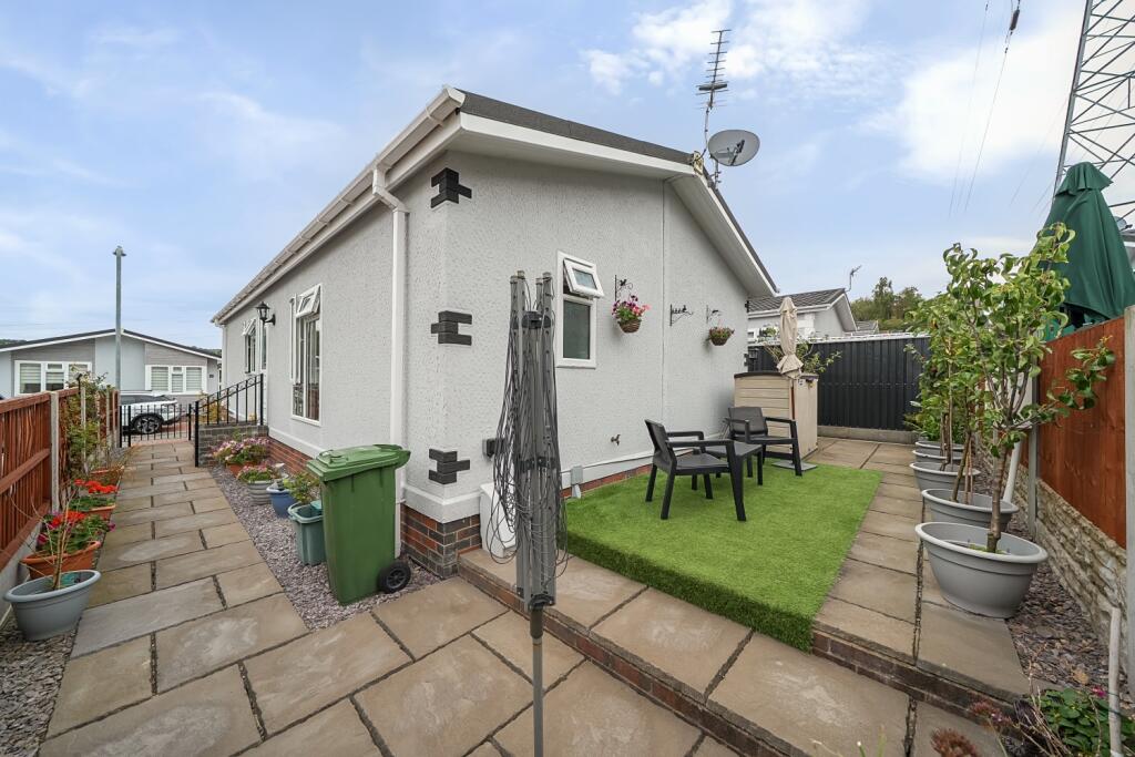 PONT PENTRE PARK GARDEN 2