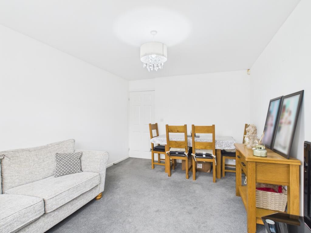 CAM03293G0-PR0249-STILL007