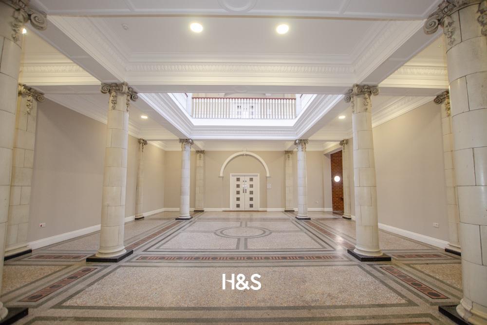 The saddles - entrance.jpg