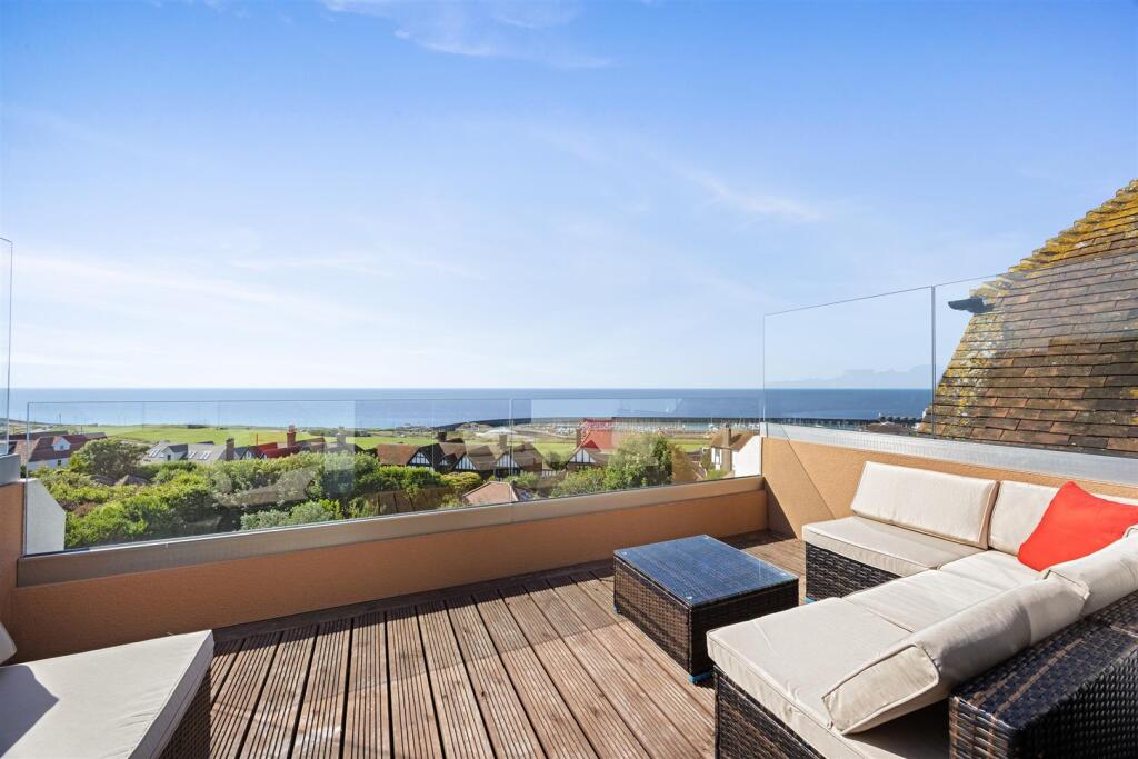 Roedean Crescent, 4-024.jpg