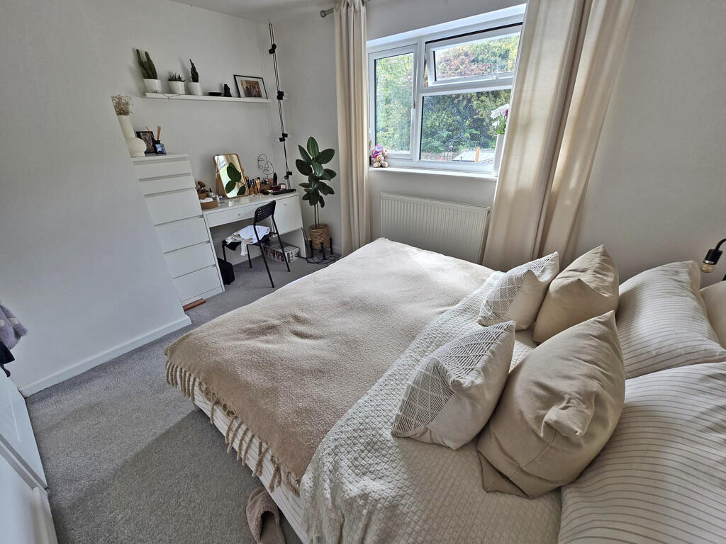 Bedroom 1 (2)