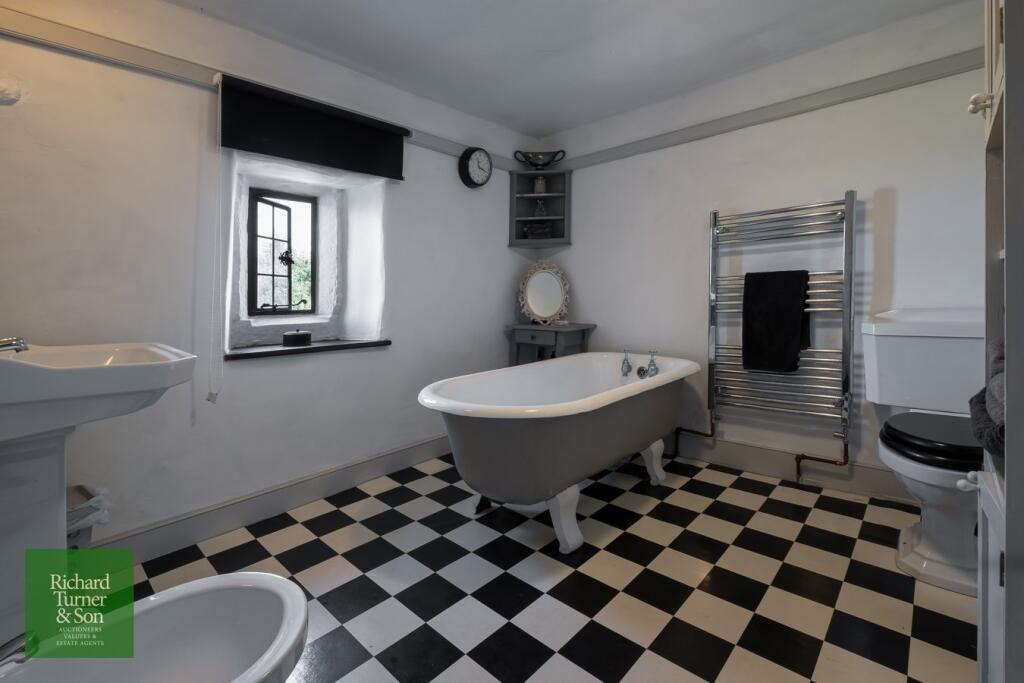 Main Bathroom