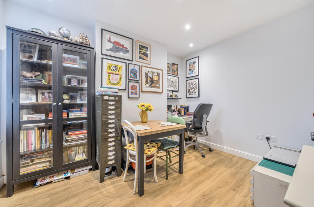 1363189-25-68dfdc...