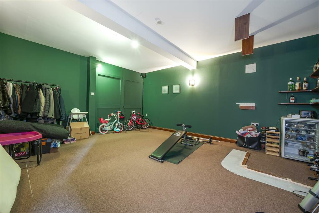 Garage / games room