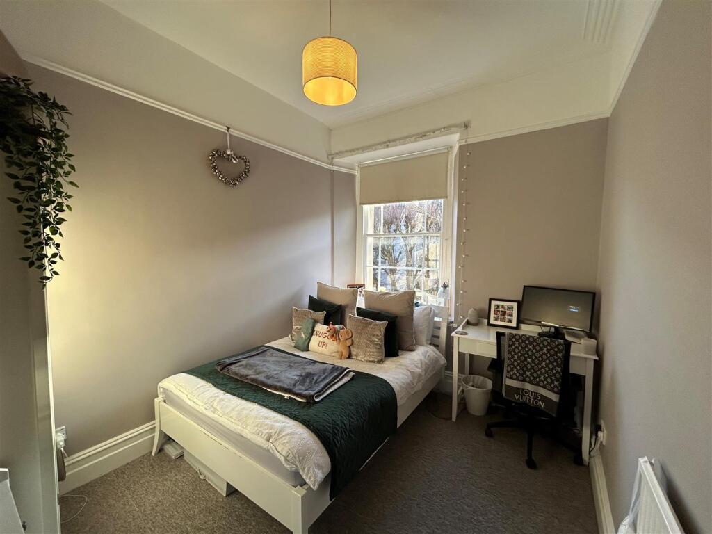 Bedroom One.jpg