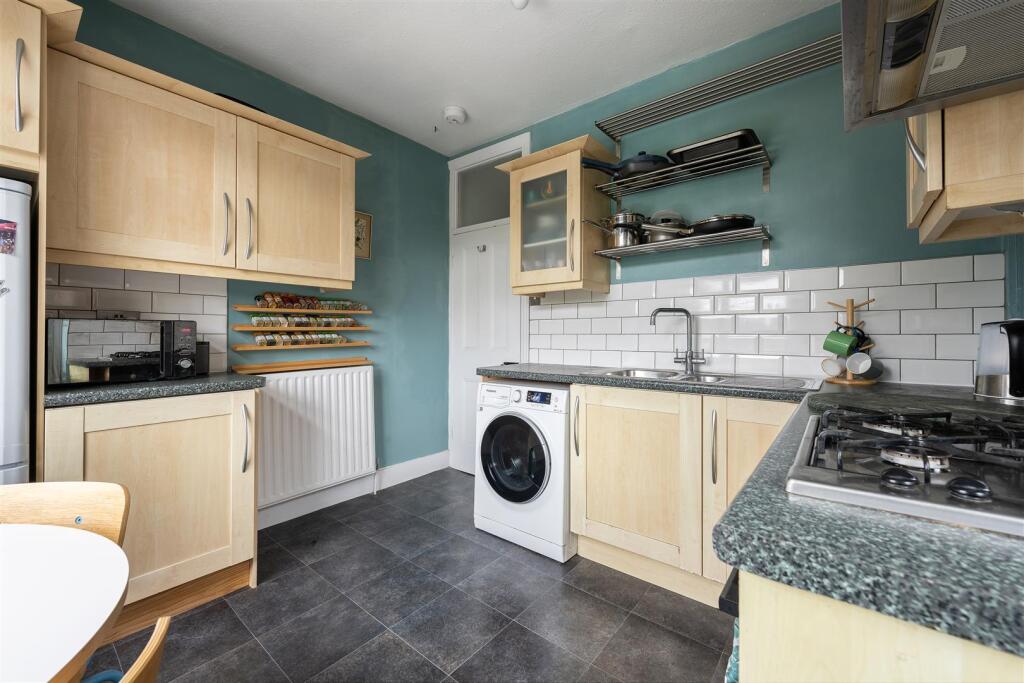 Colchester Road, E10