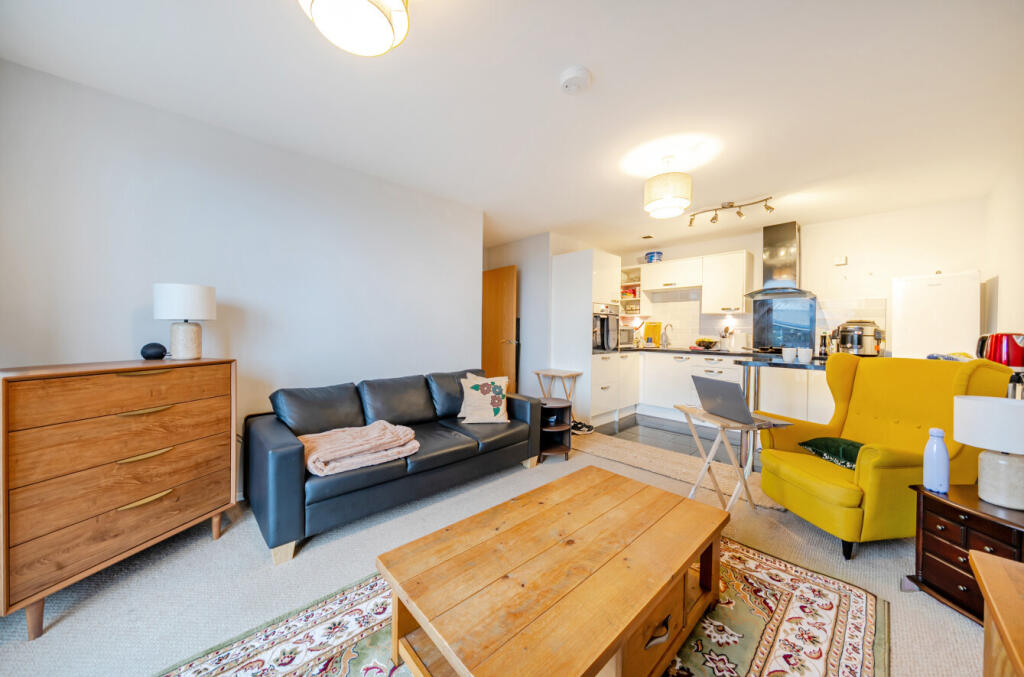 1370867-6-69170bd...