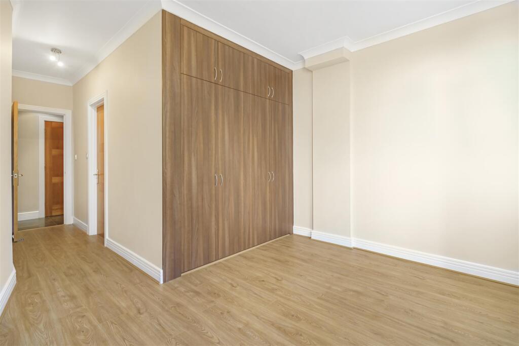 Flat_11_William_Hunt_Mansions_Harrods_Village_SW13