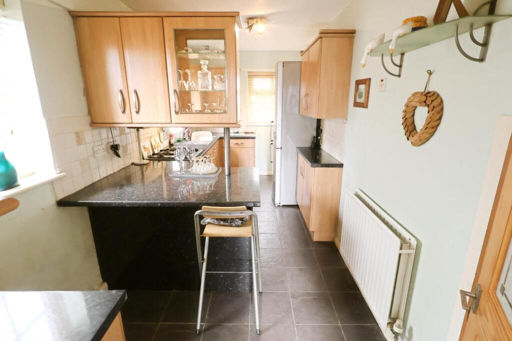 KITCHEN/BREAKFAST ROOM