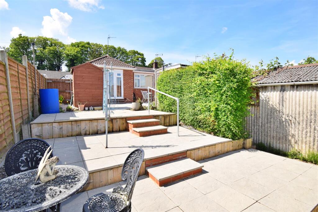 C - Rear Garden (2).JPG