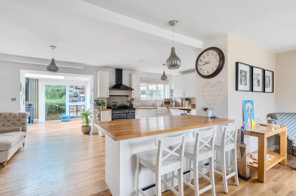 1334866-12-689474...