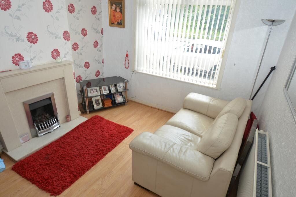 LOUNGE 1