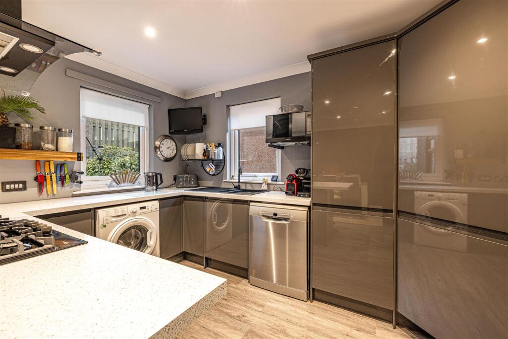 2 Kingsknowe Gardens Galashiels 23.JPG