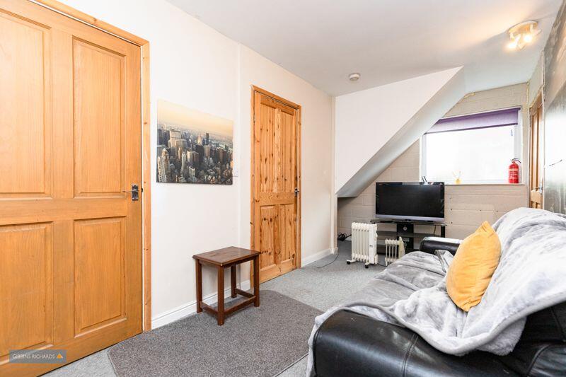 Garage Annexe - Kitchen/Sitting Room