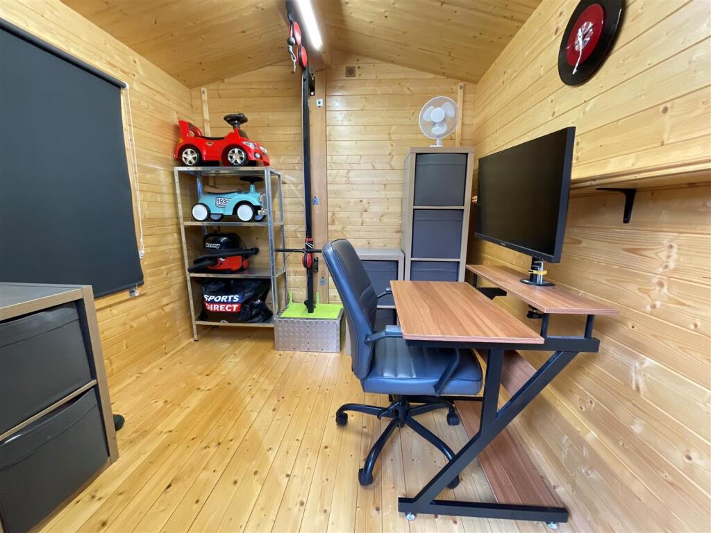 Maitland Road summer house.jpg