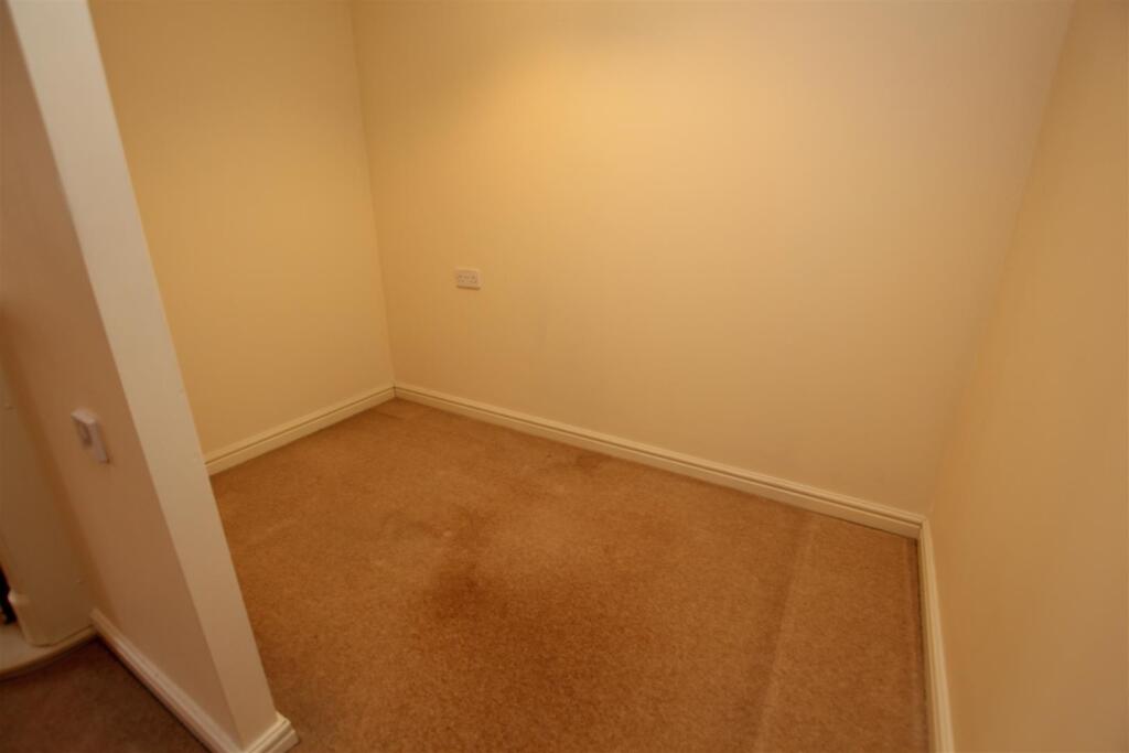 Study / Dining Area