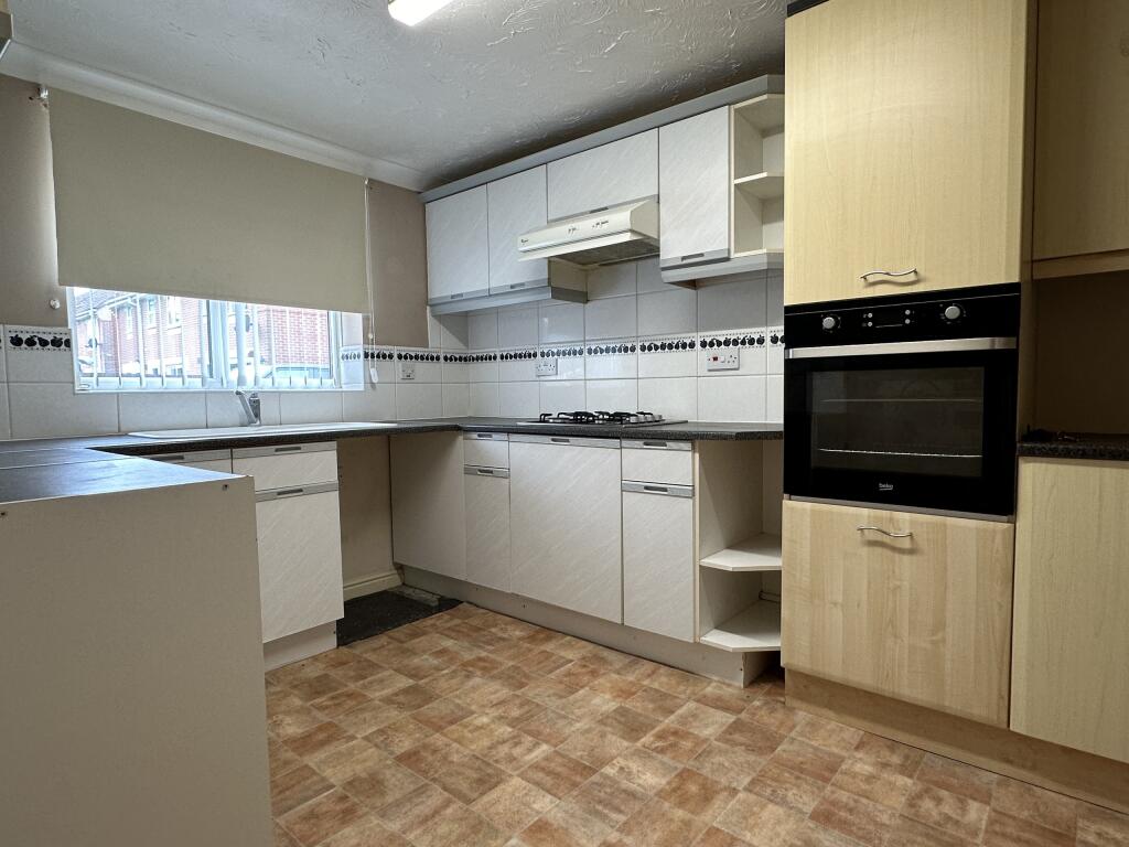 Kitchen 1.JPG