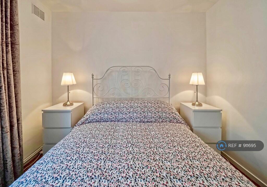 Bedroom 3 Double (Build In Cupboards)