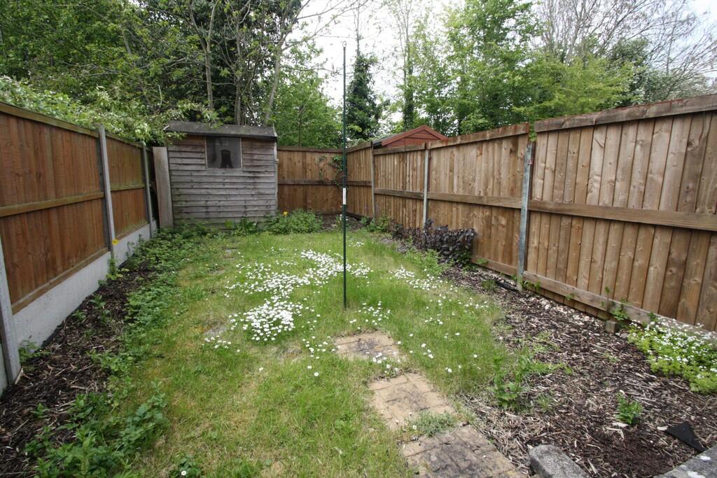 15 Forryans Close...