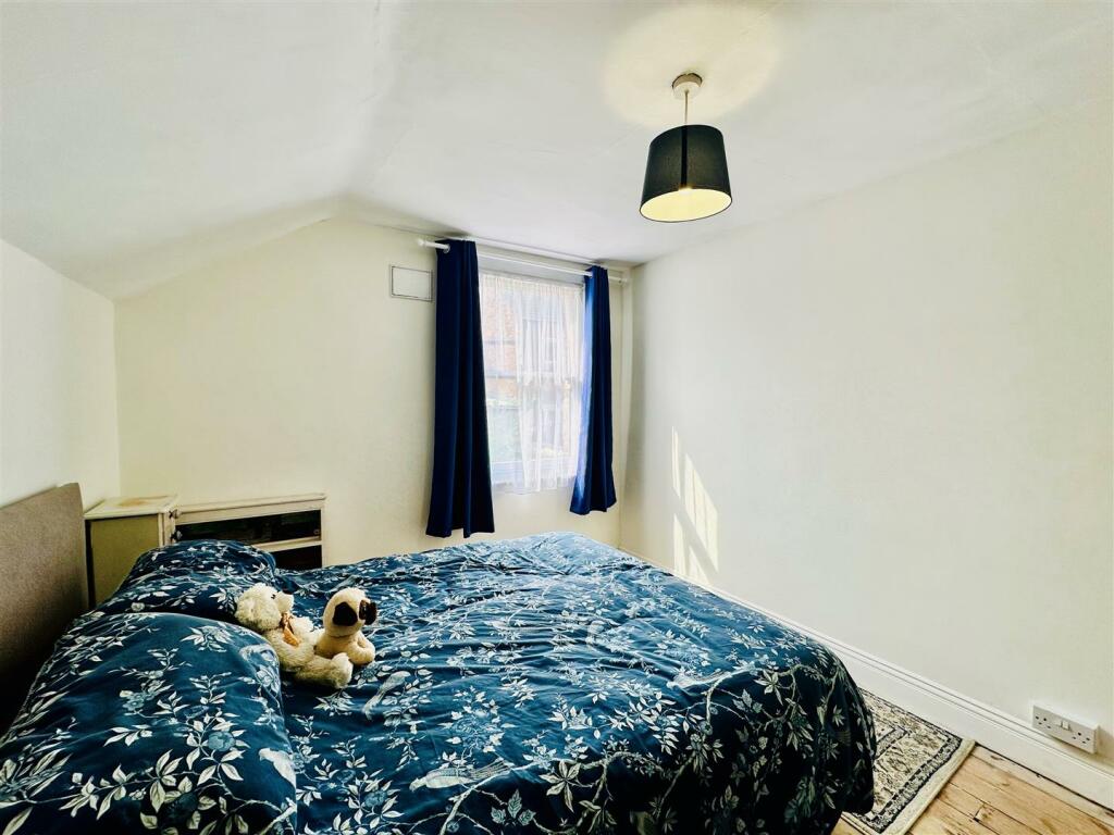 bedroom 3 2.jpg