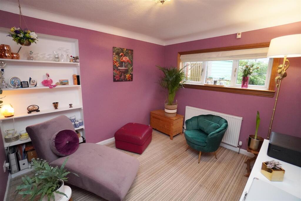 sitting room 1.jpg