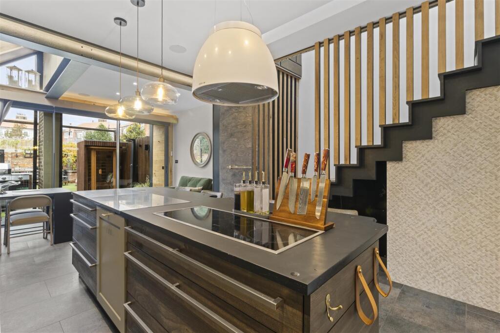 kitchen #13.jpg