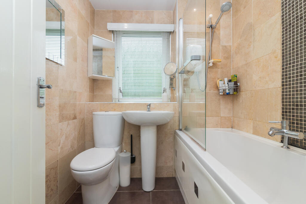 24 south park drive Paisley L-22