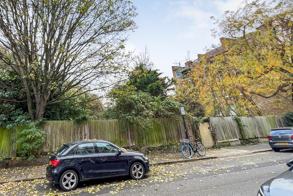 Land on Waldemar Avenue, Fulham, London, SW6 5LU