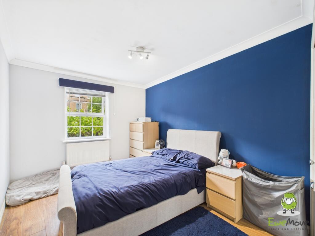 EweMove Estate Agents Basingstoke - Compton Way