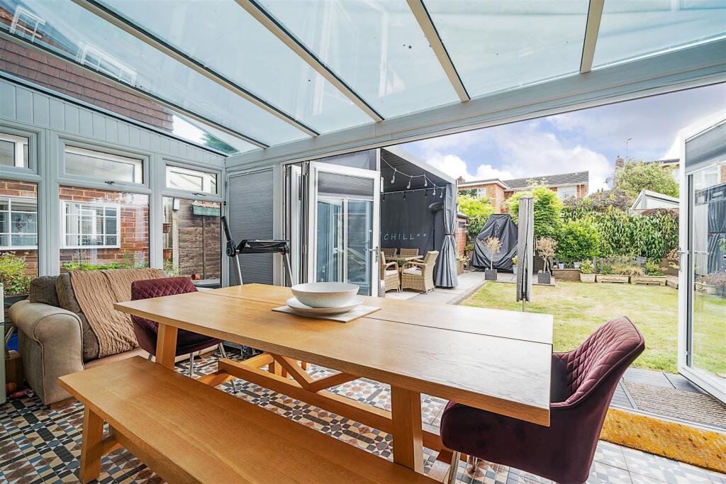 Conservatory/Dining Room