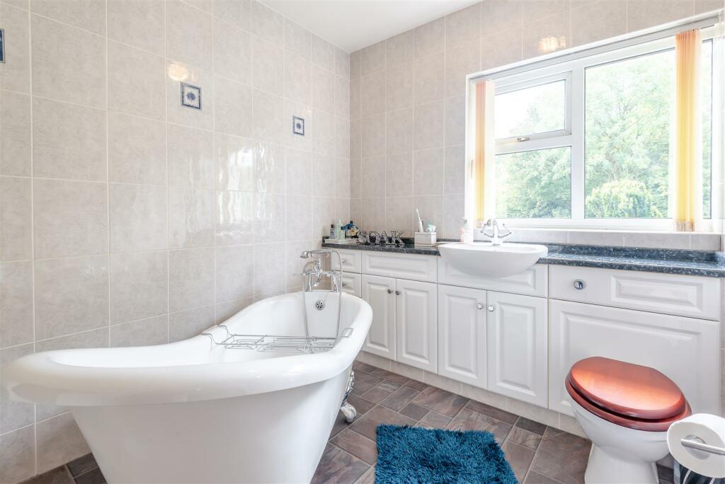 8573874-interior51.jpg