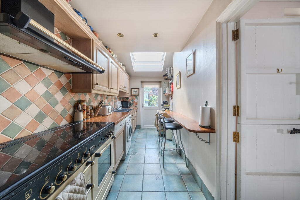 1302179-9-683ddc8...