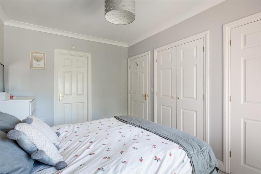 6 Whitebeam Court-12.jpg