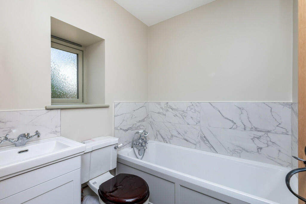 4 Courtwick Park ...