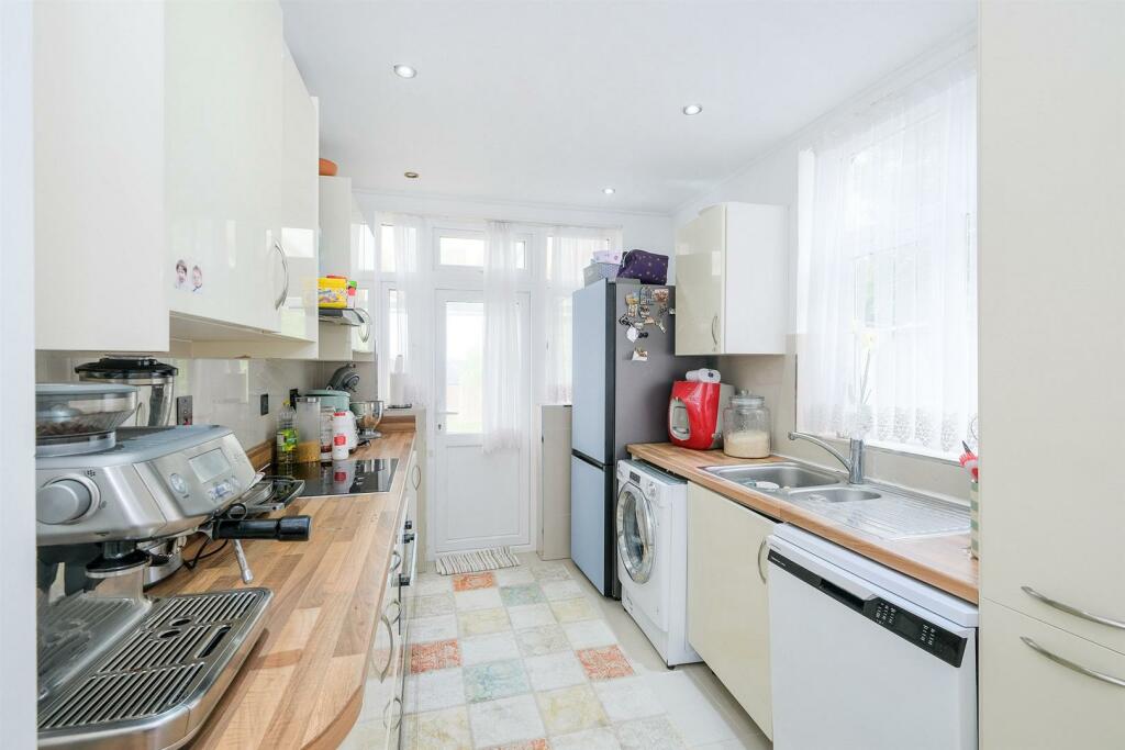 13 dovehouse gdns-12_rszd.jpg