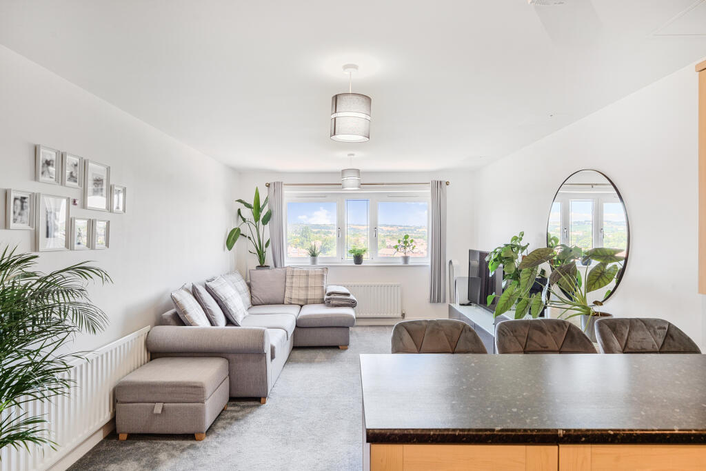 Open Plan Living Room / Kitchen