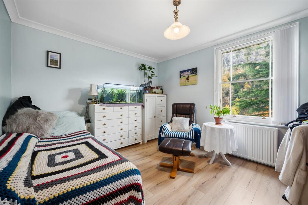 Bedroom One.jpg