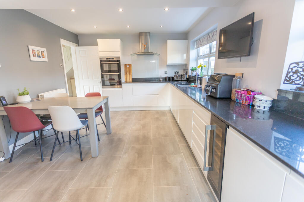 Re-fitted Kitchen/diner