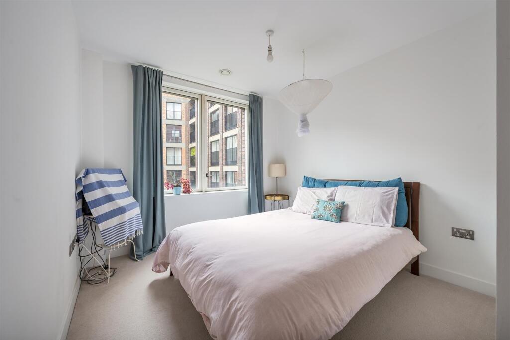 Adansbeck Court, E3