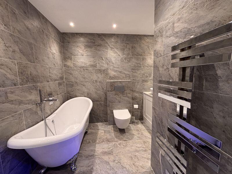En Suite Bathroom 