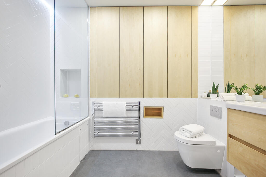 Flat C01.01 Sidworth Street, E8 3SD . Bathroom ...