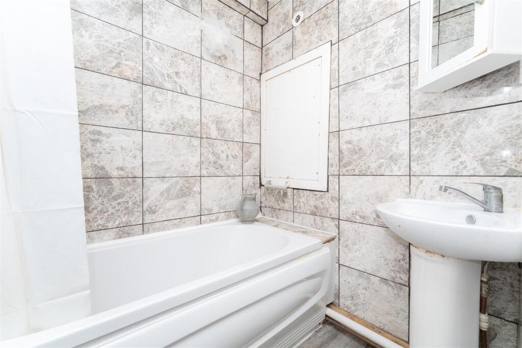 176 Gloucester Bath.jpg