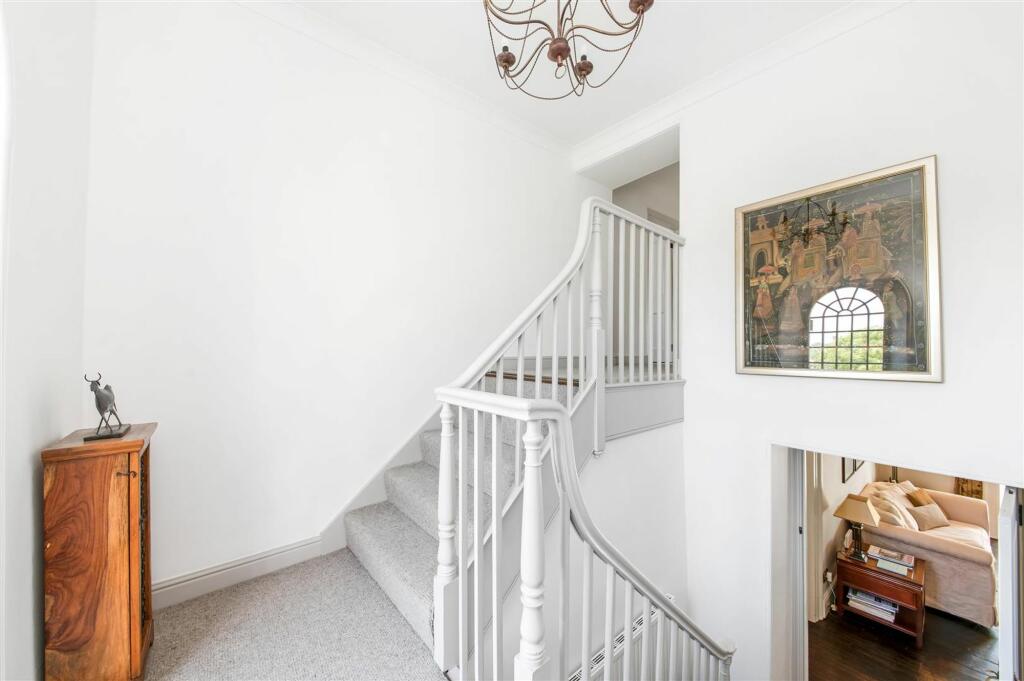 FIRST FLOOR LANDING