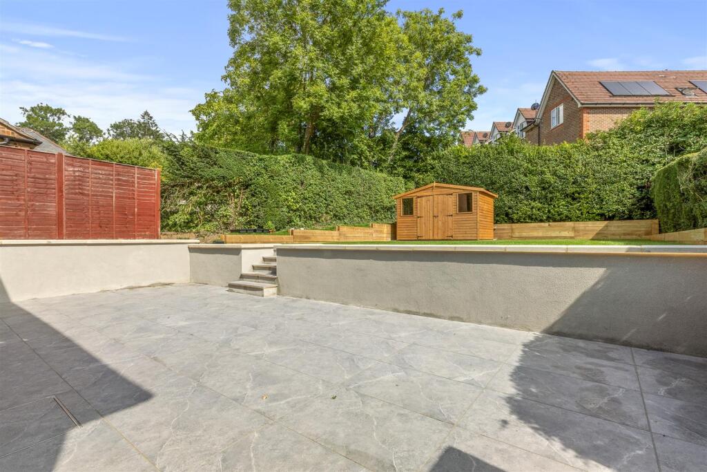 6 Coningsby Road, HP13 5NX-10.jpg