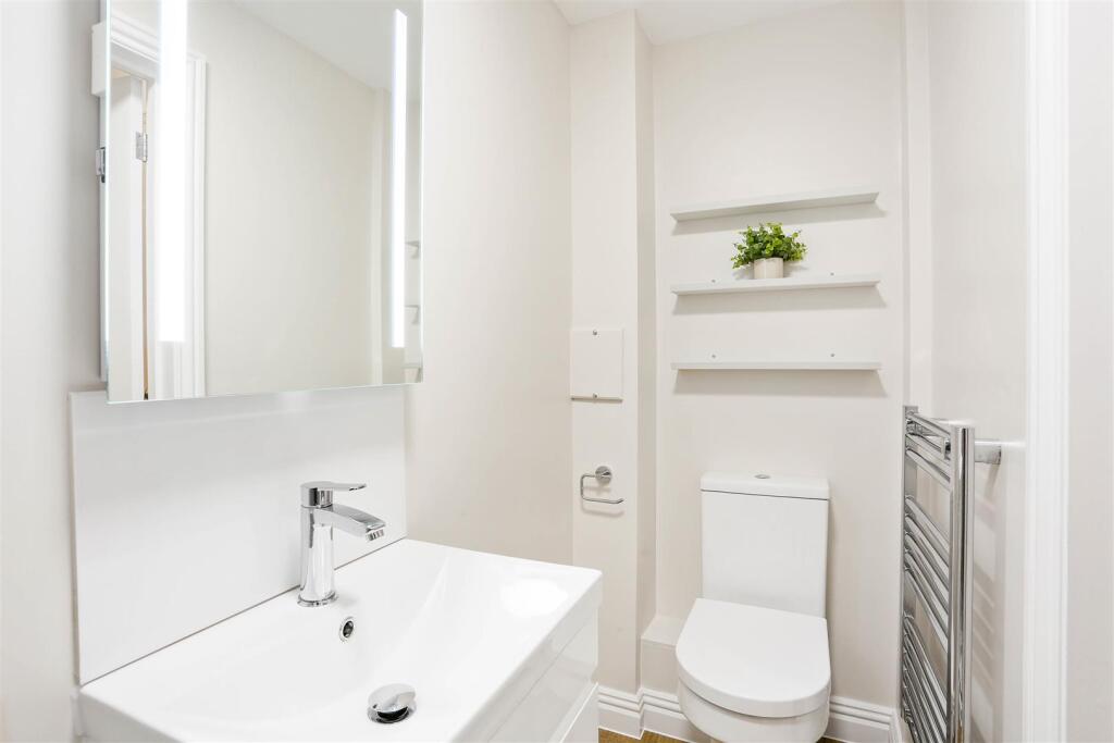 1508626323 - F2 - 3.jpg