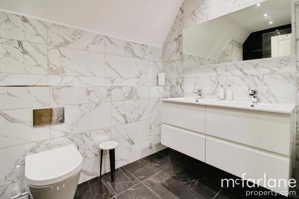 Master Bedroom &amp; En-suite