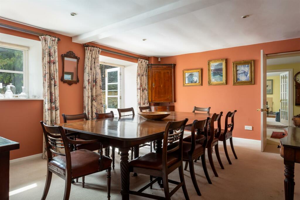 38 - Tallat Steps - GL54 3JU - Web.jpg