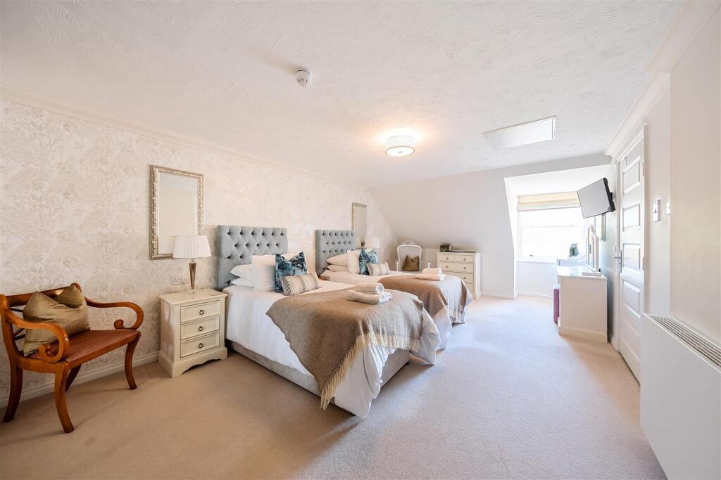 Owners Guest Suite.jpg